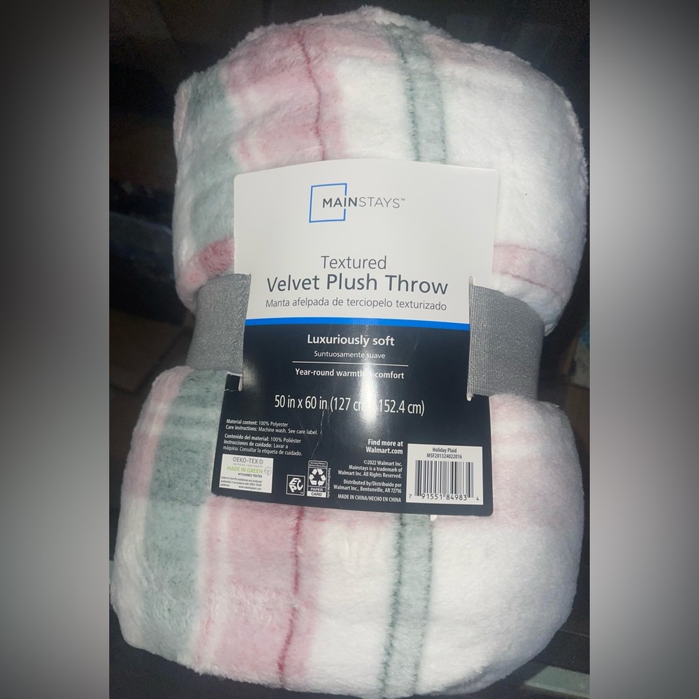 Mainstay Printed Textured Plush Throw 50” x 60” Holiday Plaid